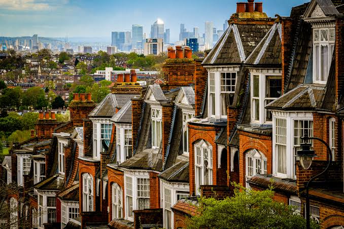 London house prices still falling